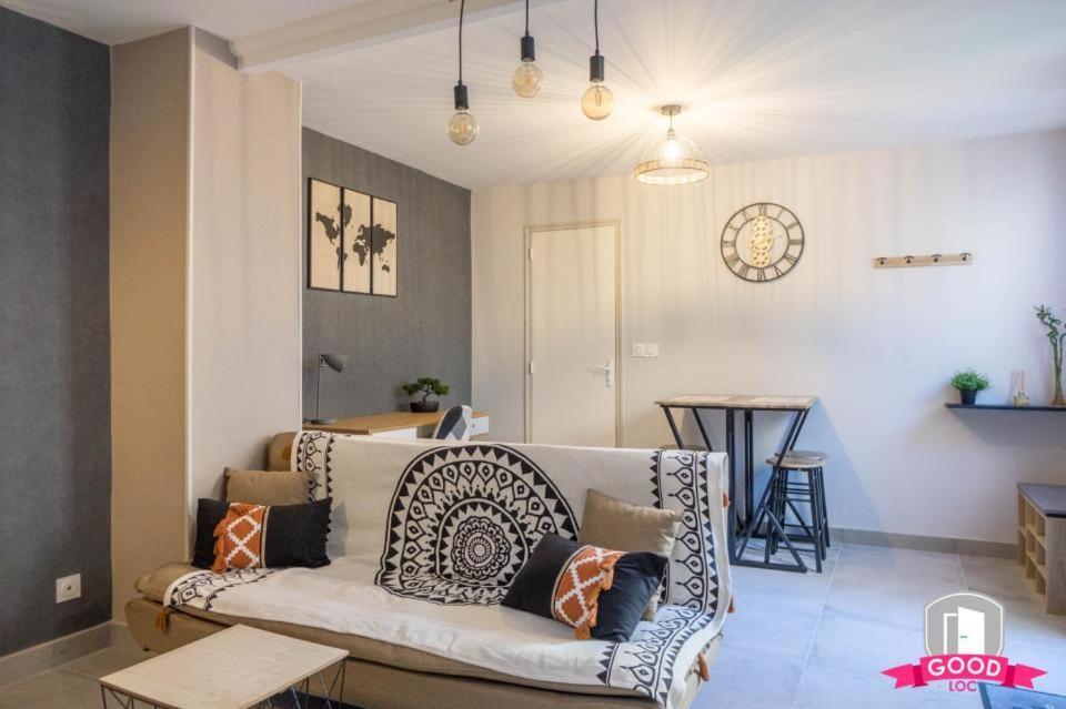 Ferienwohnung La Coquille D'Orleans Avec Sa Cour Exterior foto